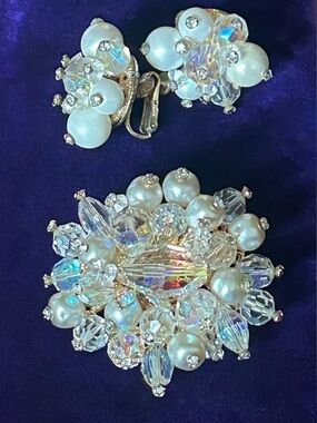 VINTAGE VENDÔME Aurora Borealis Brooch Clip Earring Set